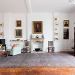 Artistic 1Bed Flat With Patio In South Kensington