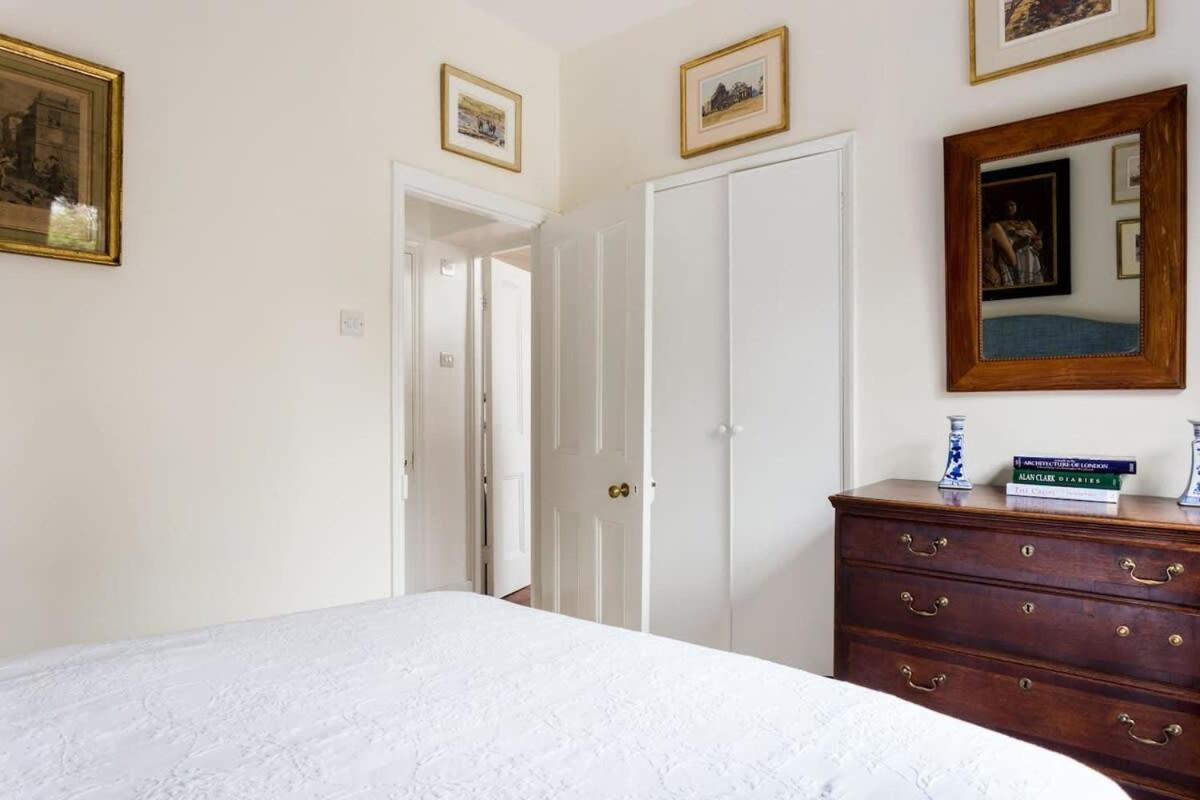 Apartment Artistic 1bed Flat With Patio In South Kensington London