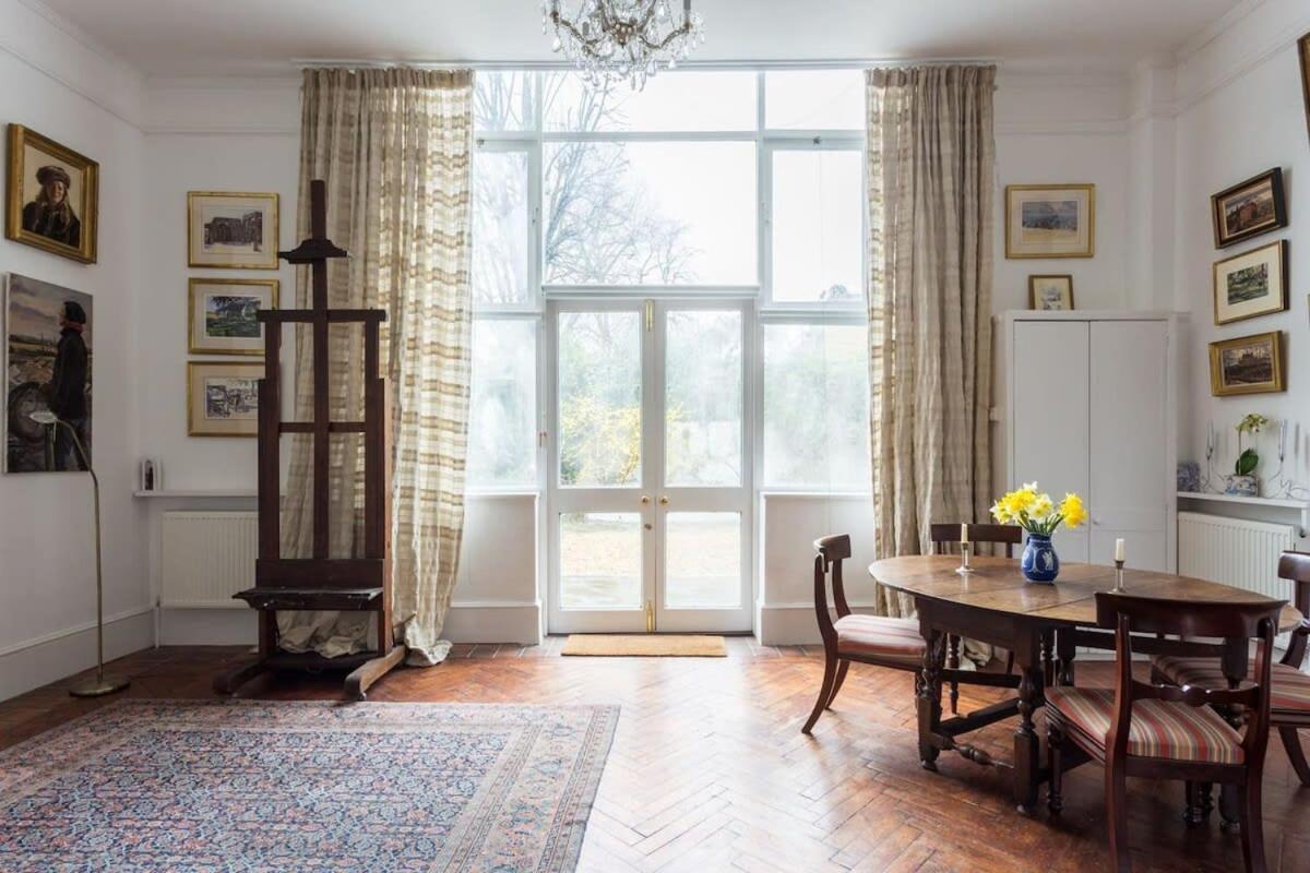 Artistic 1bed Flat With Patio In South Kensington *